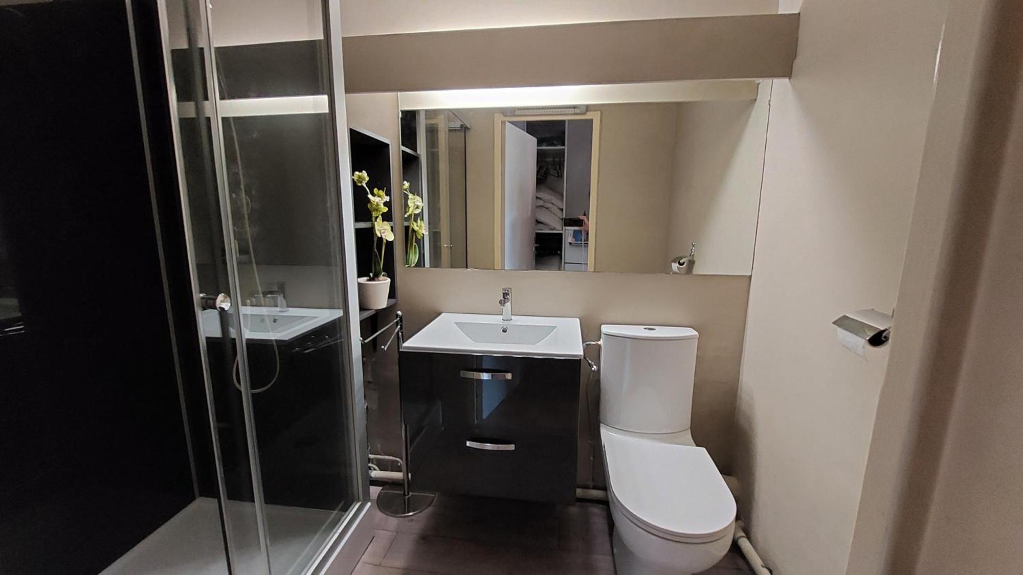 T2, Jardin, Veranda Chambre, Climatisation, Parking Privatif, Proche A Pied Centre, Plage, Gare, Pour 3 Adultes Ou 2 Adultes Avec 2 Enfants Bandol Ngoại thất bức ảnh